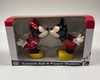 Mickey & Minnie Mouse Salt and Pepper Shakers | Disney Collectible Kitchen Décor | Cute Gift for Disney Lovers
