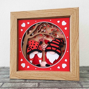 Scatola di ombre con gnomi coccinella di San Valentino SVG/ Scatola regalo con gnomi 3D di San Valentino/ Coppia di gnomi innamorati 3D SVG/ File SVG per Cricut/ Per Silhouette