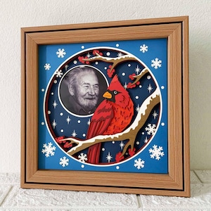 Männliche Kardinal 3D Gedenkstätte Schatten Box SVG / Individuelle Weihnachten Gedenkstätte Papierschnitt / Kardinal Auf Baum 3D Karton / Für Cricut / Für Silhouette