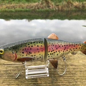 8 Inch Trout Glidebait. This Hand Painted Realistic Looking Fishing Lure.length  20cm.weight 88gsegmented Body 