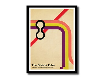 Peut inclure: Une affiche minimaliste au design rétro avec une image stylisée d'une voie ferrée dans un schéma de couleurs rouge, jaune et violet. Le texte "The Distant Echo of faraway voices boarding faraway trains" est en bas de l'affiche.