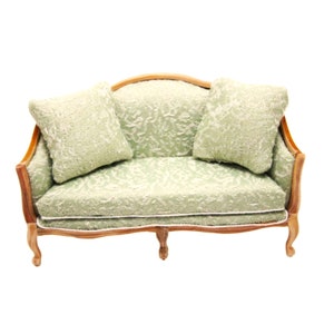 Miniature dollhouse furniture unfinished sofa in 1:12 scale code VMJ1402