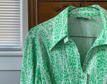 Vintage Green and White Button-Up Blouse with a Matching Skirt and Belt