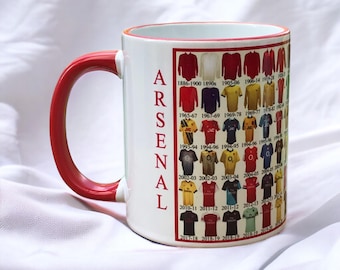 Taza con la historia de la camiseta del Arsenal