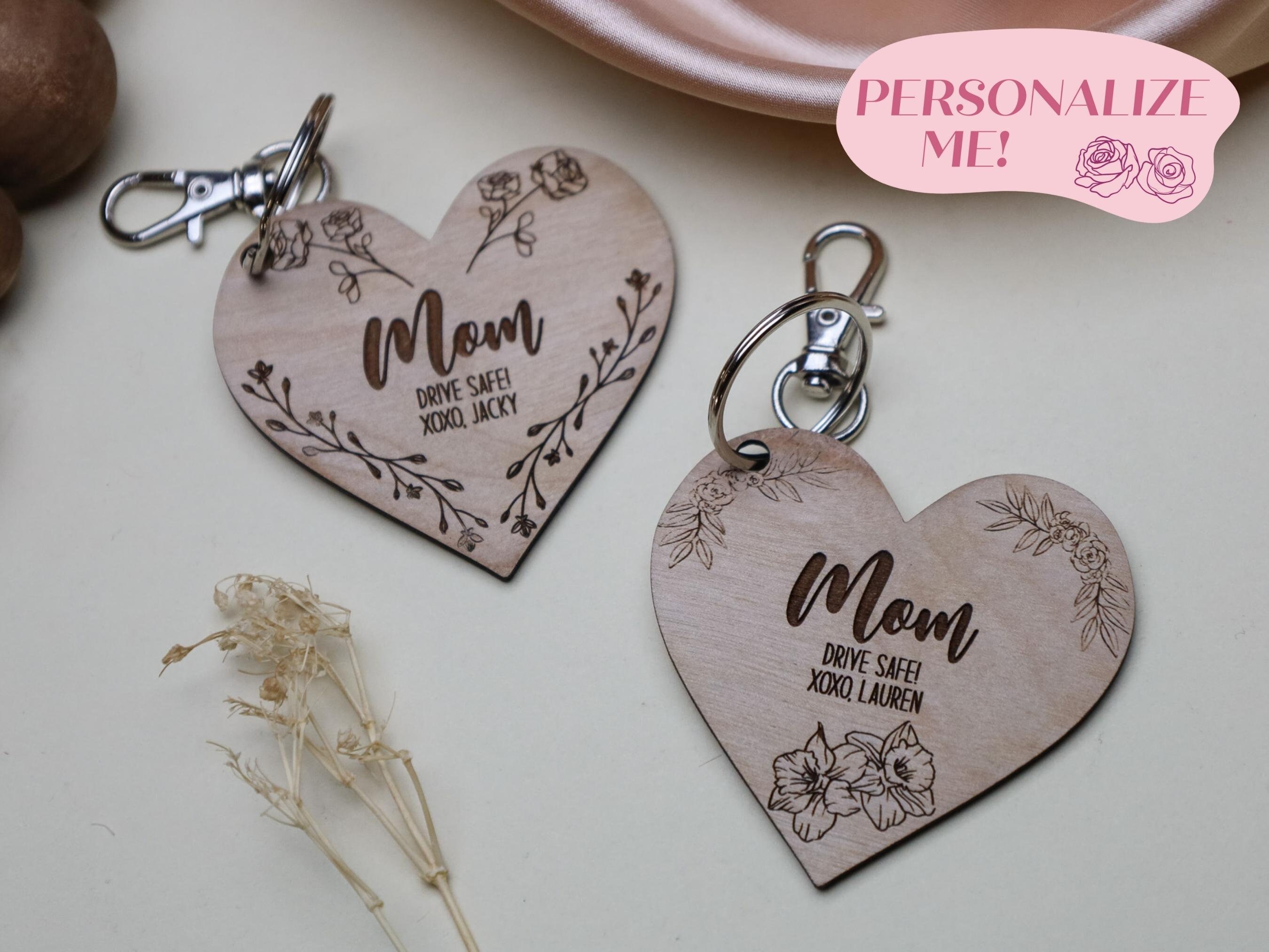  4pcs Mother's Day Keychain Mom Gift Bulk Gifts Letter Pendant Mother  Day Key Ring Bag Charms Glass Dome Charm Gifts for Moms Bag Pendant Key  Chain Mom and Dad Vintage Alloy 