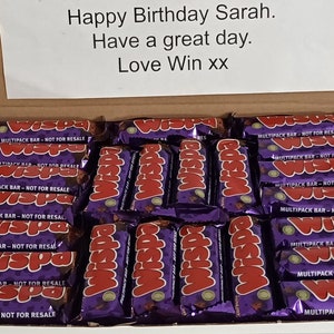 Wispa Luxus-Schokoladenbox-Geschenkkorb, personalisierte Nachricht, ideales Geschenk für Geburtstage, Weihnachten, Valentinstag, Mütter und Väter