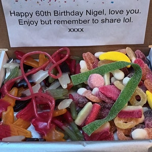 Cesta de regalo de lujo con forma de caja de dulces de 500 g, mensaje personalizado, regalo ideal para cumpleaños, Navidad, San Valentín, día de la madre y del padre