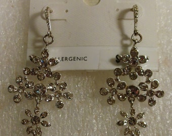 Pendientes de cristal transparente con forma de candelabro para novias de Charter Club Social