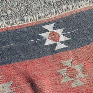 Rood vintage kelimloper, Turks tribal design (3,0 x 6,8 ft) afbeelding 5