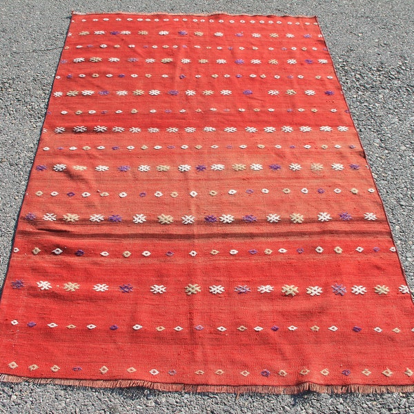 Red Kilim Rug, 3.9 x 6.0 ft Rug, Vintage Area Rug, Boho Decor Rug, Bohemian Rug, Southwestern Kilim, Rustic Kilim, Southwestern Rug, Old Rug