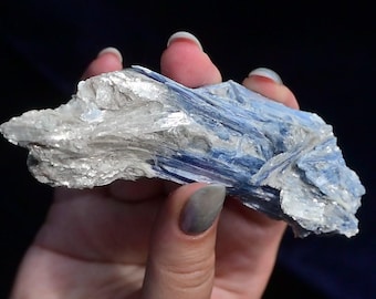 Natural Blue Kyanite Crystal – Raw Kyanite Specimen, Collector Mineral, Blue Crystal Display, Gift for Crystal Lovers, One of a Kind Stone