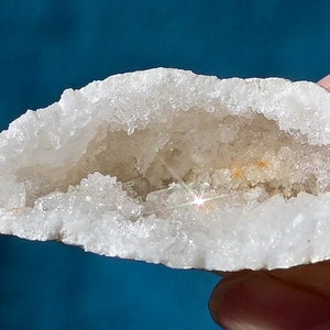 Clear quartz geode, quartz druzy, raw quartz, Shiny quartz, crystal druzy, quartz cluster, quartz specimen, gift, crystal cluster,home decor