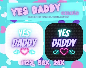 Può includere: Un'illustrazione digitale di un'emoticon con il testo "YES DADDY" in lettere al neon rosa e turchese. L'emoticon è disponibile in tre dimensioni: 112x, 56x e 28x. Lo sfondo è azzurro con cuori rosa, viola e bianchi.