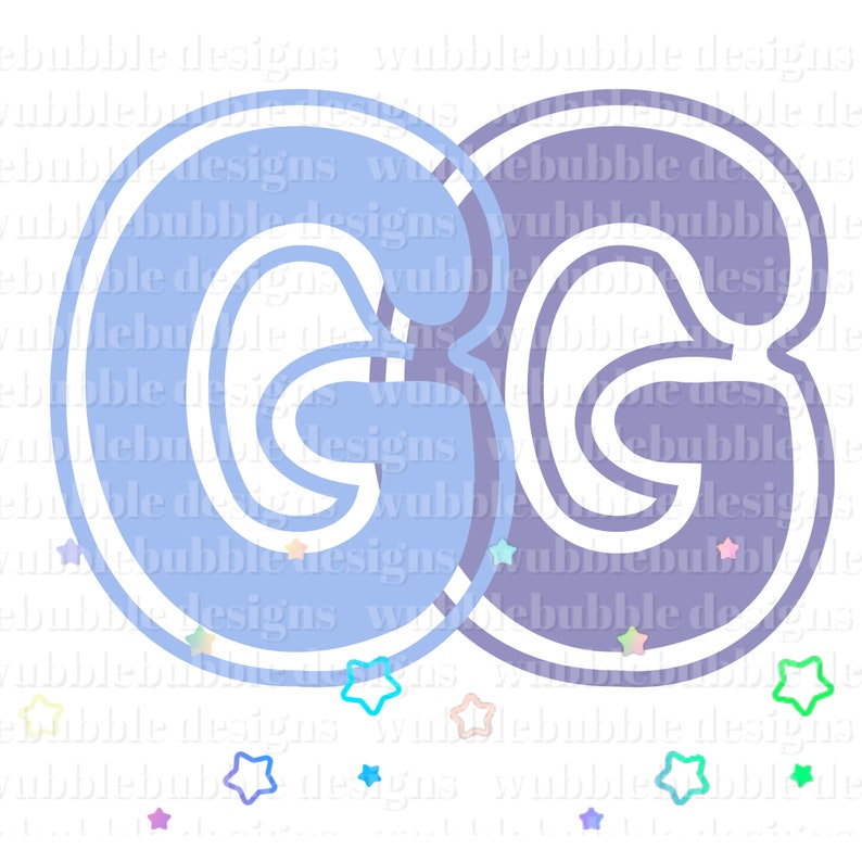 Pu&ograve; includere: Due lettere stilizzate "GG" in azzurro e viola con contorni bianchi, su uno sfondo bianco con stelle pastello sparse.