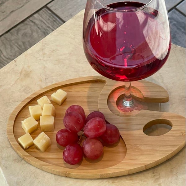 Bamboo Appetizer Plate & Wine Glass Holder| Wine appetizer plates |Cocktail Plate| Wedding guest gift| Wedding Favors for Guests
