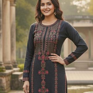 Kurta cachemire noir/kurta en laine avec pantalon - Kurta indien/hiver en laine/ensemble Salwar Kameez en laine tricoté/haut d'hiver pour femme