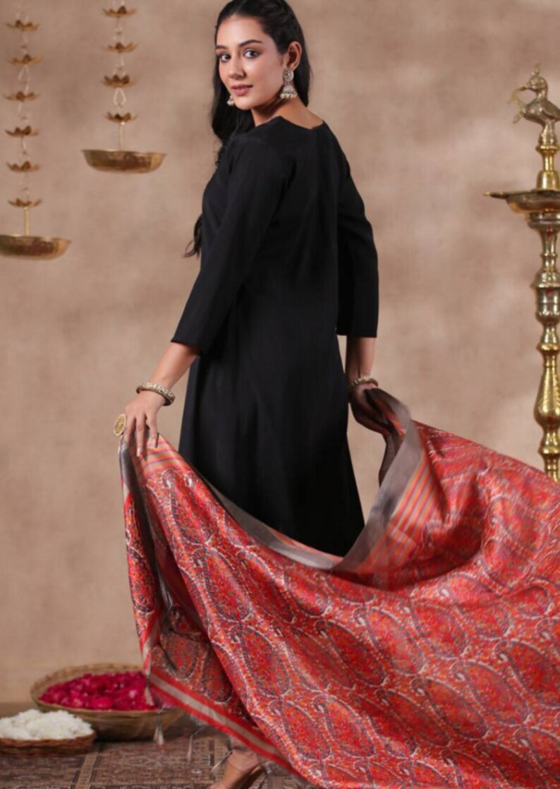 Oversized Cotton Kurta Salwar Set With Lace Neckline For Women