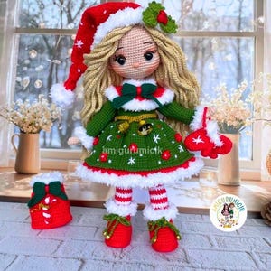 Wzór na szydełkową lalkę amigurumi – świąteczna zabawka Noelle (do pobrania w formacie PDF) zdjęcie 18