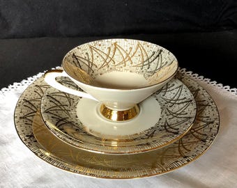 Winterling MCM trio tea or coffee cup with tea/dessert/lunch plate; poppy design wtih gold trim; Bavaria, Germany, ca 1940s-1950s