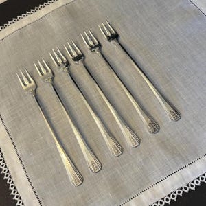 Set of 6 Oneida Community &#39;Clarion&#39; pattern silverplate cocktail/appetizer forks, art deco style, ca 1931-1940s