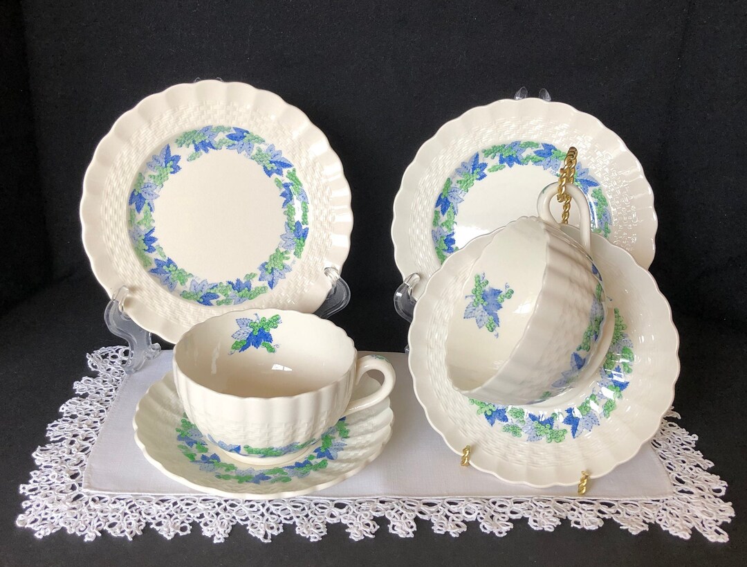 Pair of Copeland Spode 'valencia' Pattern S1248 Cups, Saucers, and