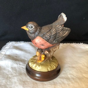 Cute Josef Originals baby robin figurine;  on wooden base, with original label; made in Taiwan ca 1970s-1980s