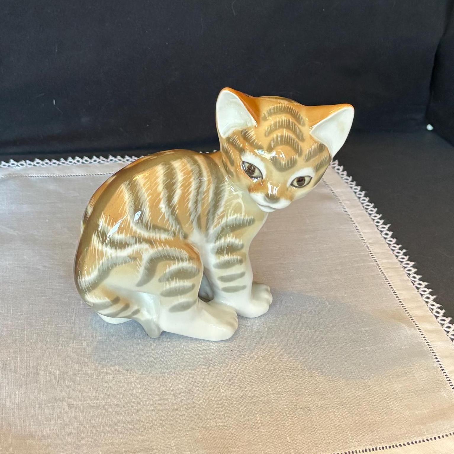 ヴィンテージ Lomonosov ロモノーソフ USSR 猫　置物 Vintage Lomonosov Imperial Porcelain Cat Tabby Kitten