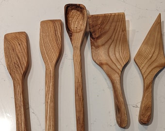 Ustensiles de cuisine en bois sur mesure, spatule, serveur à tarte