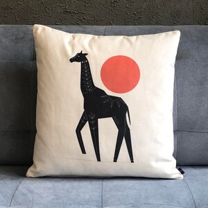 White cotton velvet throw pillow| Giraffe pattern pillowcase| Cotton cushion cover| Giraffe velvet pillow|Cotton velvet pillow|Cotton fabric