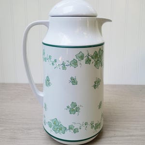 Vintage Connoiserve Corelle, Corning Thermique Insulated Thermal Carafe, Callaway Thermos, Ivy Leaves, 1 Quart,  Hot, Cold Beverages, Nice!