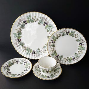 Worcester Lavinia - Etsy