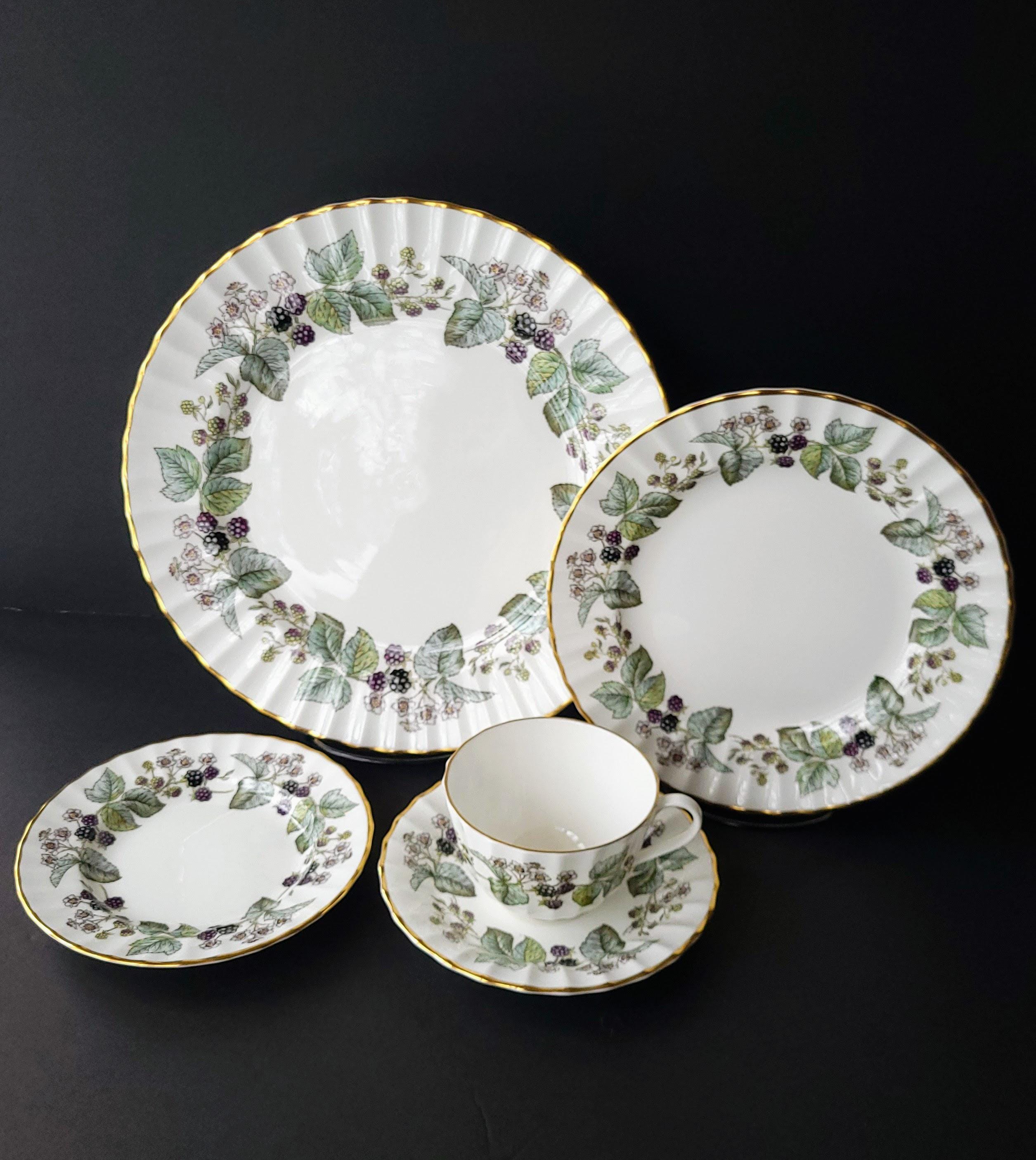 Worcester Lavinia - Etsy