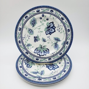 Wedgwood Amway 1998 Blue Green 9&quot; Salad Luncheon Plate-- Like New