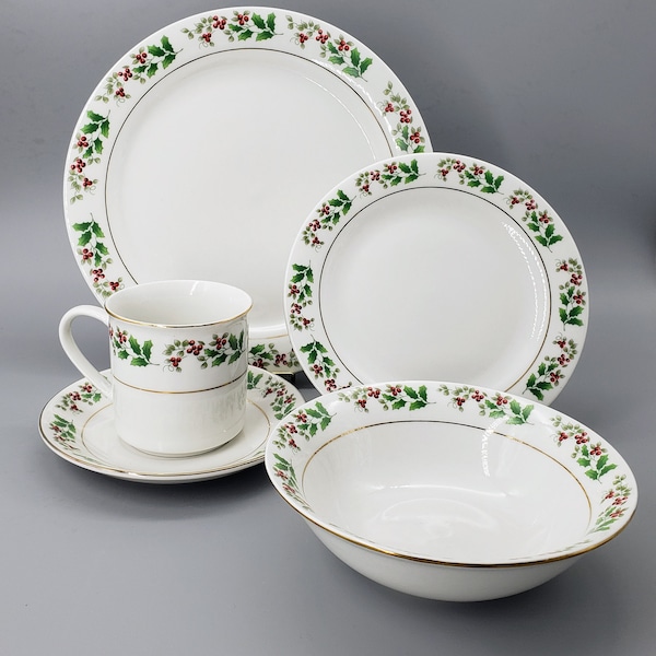 Gibson Everyday  CHRISTMAS CHARM Holly Delight Harmony Gold Trim 5 piece Place Settings, and Extra combinations
