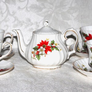 Christmas Poinsettia Teapot | Teacup Saucer Sets | Christmas Mugs | Sugar Bowl & Creamer | Sadler Poinsettia Teapot Duchess | Royal Grafton
