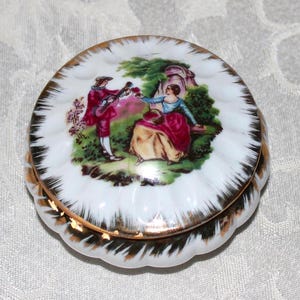 Antike Fragonard Love Story Schmuckbox: Liebespaar Motiv