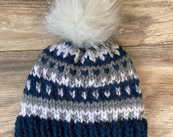 Penn State (Pennsylvania State University) White and navy colors college beanie