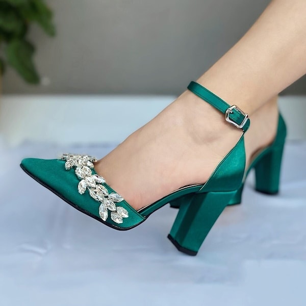 Talons blocs verts, cadeau pour elle, chaussures de mariage, talons verts, talons vert émeraude, satin, talons de mariée, sandales talons blocs verts, talon bloc