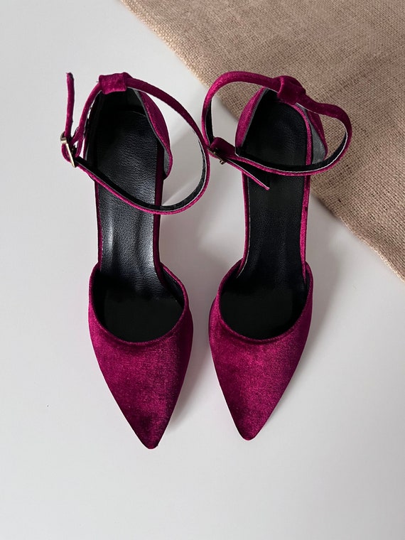 Burgundy Genuine Leather Womens Slingback Black Sling Back Pumps With  Letter Buckle Decoration 5.5cm Width From Xueyuan1, $62.35 | DHgate.Com