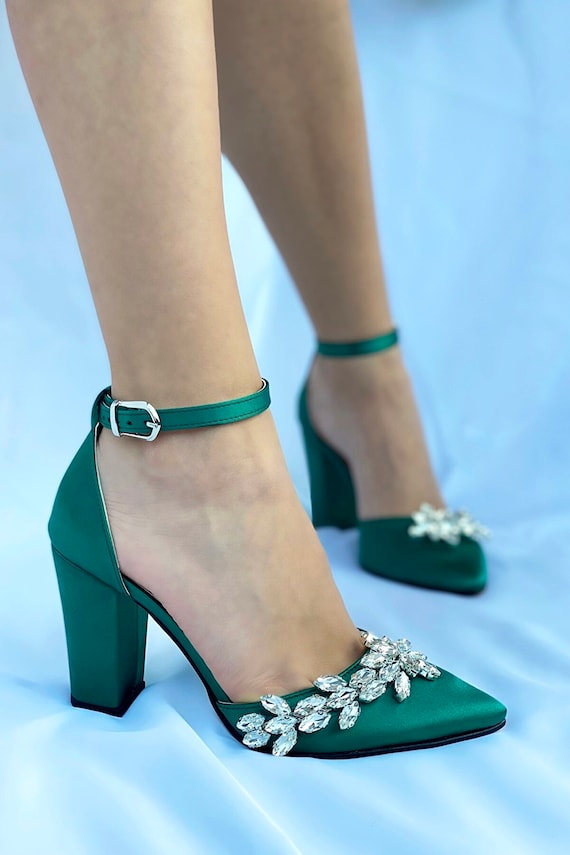 Elegant Green High Heels Clipart Graphic by Digital Emporium · Creative  Fabrica