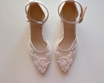 Pearl Wedding Shoes, White Bridal Heels with Pearls, Lace Block Heel Pumps, Ankle Strap Prom Shoes, Customizable Pearl Bridal Flats,