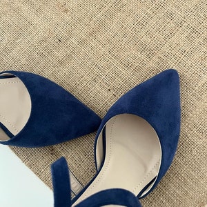 navy blue block heel shoes