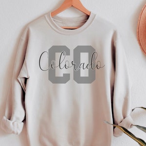 Colorado Sweatshirt Colorado Vacation Shirt Colorado Gift Colorado Souvenir Colorado Trip Sweatshirt Travel Sweatshirt Camping Trip Shirt