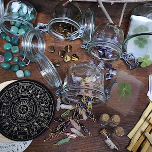 KIT DI STREGONERIA A SORPRESA (wicca, spiritualismo, pozioni, strega, maga, esoterismo, paganesimo, divinazione...)