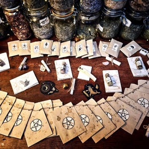 Calendrier de Sorcellerie SURPRISE : 25 jours / 25 surprises (wicca, potion, apothicaire, sorcière, ésotérisme, pagan...)