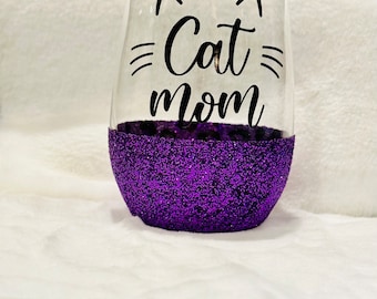 Customizable Glitter Wine Glass – Cat Mom Leopard Print