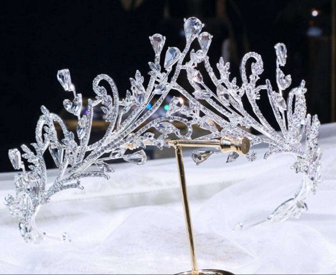 Handmade Beautiful Bridal Party Tiara Ellie Design With Simulated