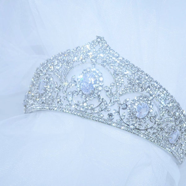 Handmade Beautiful Bridal Party Tiara Crown Hairband Ellie Design with simulated diamonds 3A Cubic Zirconias Rhodium Plated