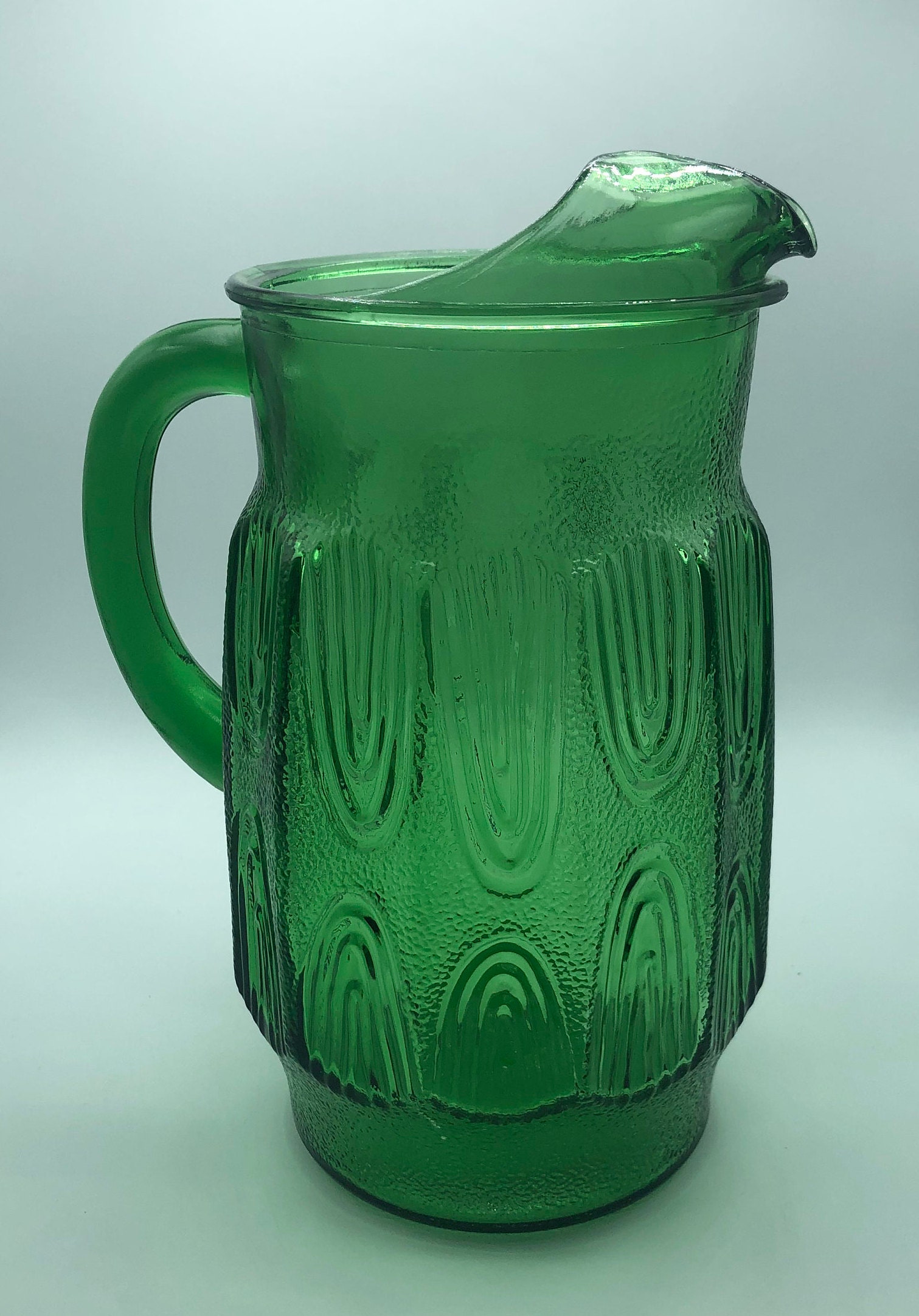 Glass Pitcher Carafe 1970s Peach Green White Bands Juice Carafe Drinks –  Antiques And Teacups