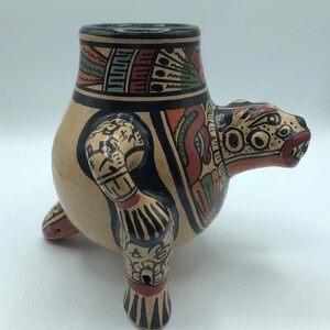 Vintage 3 footed aztec MAYAN pottery vase/cup from Costa Rica image 4